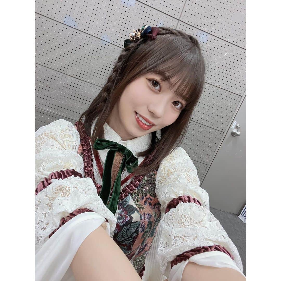 栗山梨奈さんのインスタグラム写真 - (栗山梨奈Instagram)「この衣装可愛いよね~☺︎  載せそびれ！すまそ 宗像フェス楽しかったね！  #アイドル#衣装#ヘアアレンジ#フェス」11月10日 21時20分 - krn_hkt48