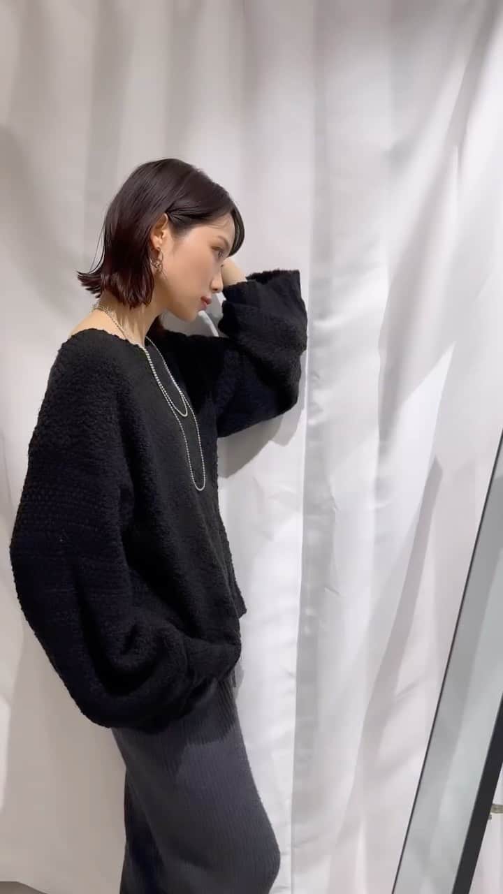 金澤楓のインスタグラム：「試し撮りと私服🩵 今が頑張りどき、試行錯誤の日々です☺︎  #かえでの私服#ootd#outfit」