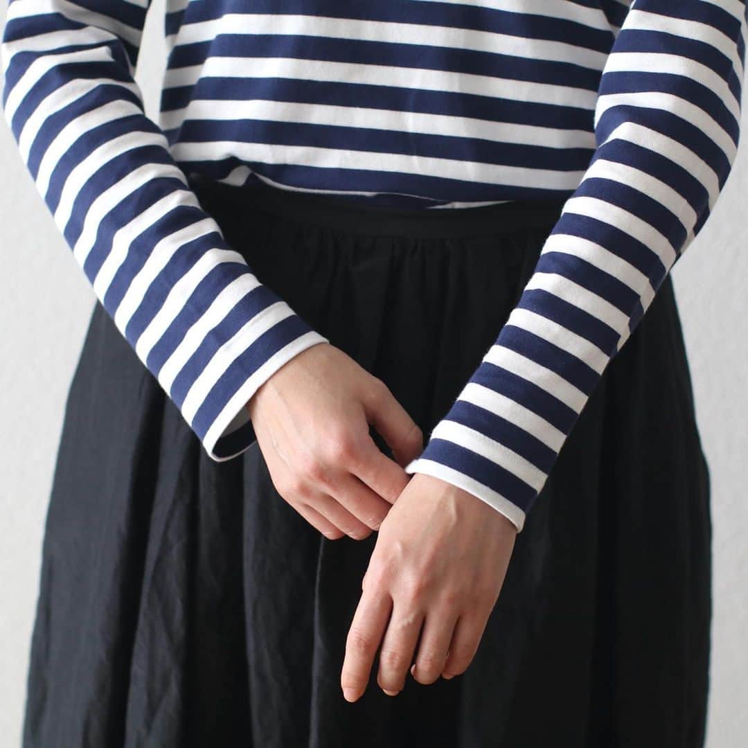 wonder_mountain_irieさんのインスタグラム写真 - (wonder_mountain_irieInstagram)「［#wm_ladies］ PLAY COMME des GARCONS / プレイ コム デ ギャルソン "L/S TEE NAVY BORDER With Double Heart" ￥11,440- _ 〈online store / @digital_mountain〉 https://www.digital-mountain.net _ 【オンラインストア#DigitalMountain へのご注文】 *24時間受付 *14時までのご注文で即日発送 tel：084-973-8204 _ We can send your order overseas. Ordering procedure details can be found here. >>http://www.digital-mountain.net/html/page56.html _ #PLAYCOMMEdesGARCONS  #COMMEdesGARCONS #プレイコムデギャルソン #コムデギャルソン _ 実店舗：@wonder_mountain_ #WonderMountain  〒720-0043  広島県福山市船町2-23 JR 「#福山駅」より徒歩10分 #ワンダーマウンテン #japan #hiroshima #福山 #福山市 #尾道 #倉敷 #鞆の浦 近く _ WOMEN/GOODS： @hacbywondermountain _」11月10日 21時14分 - wonder_mountain_