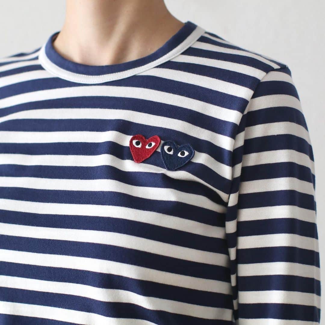 wonder_mountain_irieさんのインスタグラム写真 - (wonder_mountain_irieInstagram)「［#wm_ladies］ PLAY COMME des GARCONS / プレイ コム デ ギャルソン "L/S TEE NAVY BORDER With Double Heart" ￥11,440- _ 〈online store / @digital_mountain〉 https://www.digital-mountain.net _ 【オンラインストア#DigitalMountain へのご注文】 *24時間受付 *14時までのご注文で即日発送 tel：084-973-8204 _ We can send your order overseas. Ordering procedure details can be found here. >>http://www.digital-mountain.net/html/page56.html _ #PLAYCOMMEdesGARCONS  #COMMEdesGARCONS #プレイコムデギャルソン #コムデギャルソン _ 実店舗：@wonder_mountain_ #WonderMountain  〒720-0043  広島県福山市船町2-23 JR 「#福山駅」より徒歩10分 #ワンダーマウンテン #japan #hiroshima #福山 #福山市 #尾道 #倉敷 #鞆の浦 近く _ WOMEN/GOODS： @hacbywondermountain _」11月10日 21時14分 - wonder_mountain_