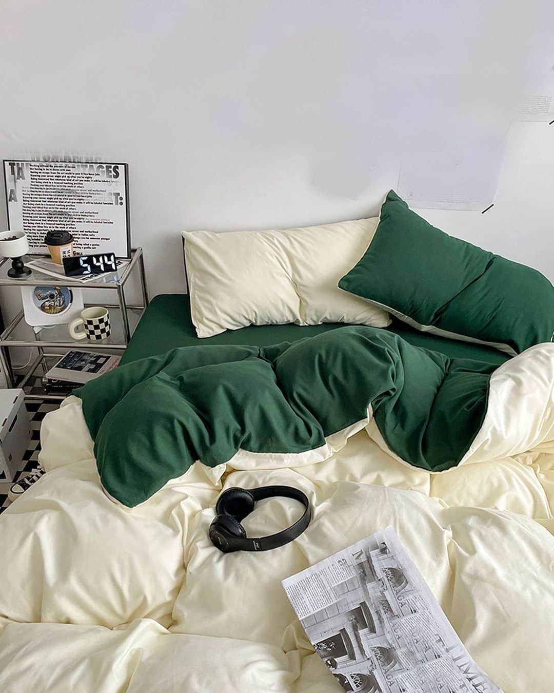 SHEINのインスタグラム：「Bundle up to beat the BRRRR with our perfectly plush bedding 🥶🛌😴 ✨Which SHEIN HOME set would take nap time to the next level? 👇  🔎 21953338 16257225 14018274  #SHEIN #SHEINforAll #SHEINstyle #fashion #chic #saveinstyle」
