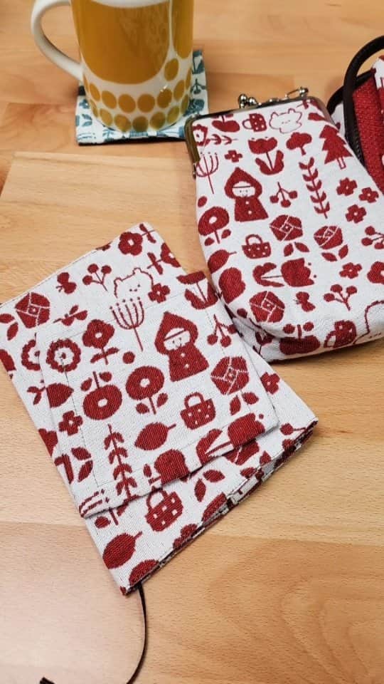 mizutamaのインスタグラム：「11/10  米織小紋　クリスマスレッドのお知らせ  11/11発売です！ 詳しくは↓ @yozando_stuff」
