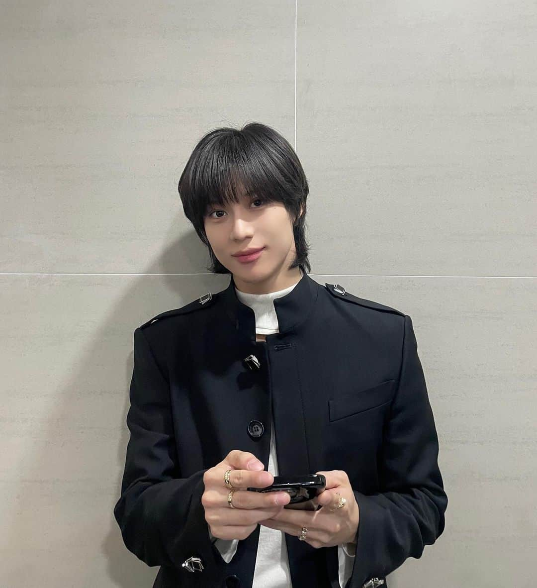 SHINeeのインスタグラム：「#뮤직뱅크 ❤️‍🩹  ‘Guilty’ ➫ http://naver.me/GNvJ2JMq   #TAEMIN #태민 #SHINee #샤이니 #Guilty #TAEMIN_Guilty」