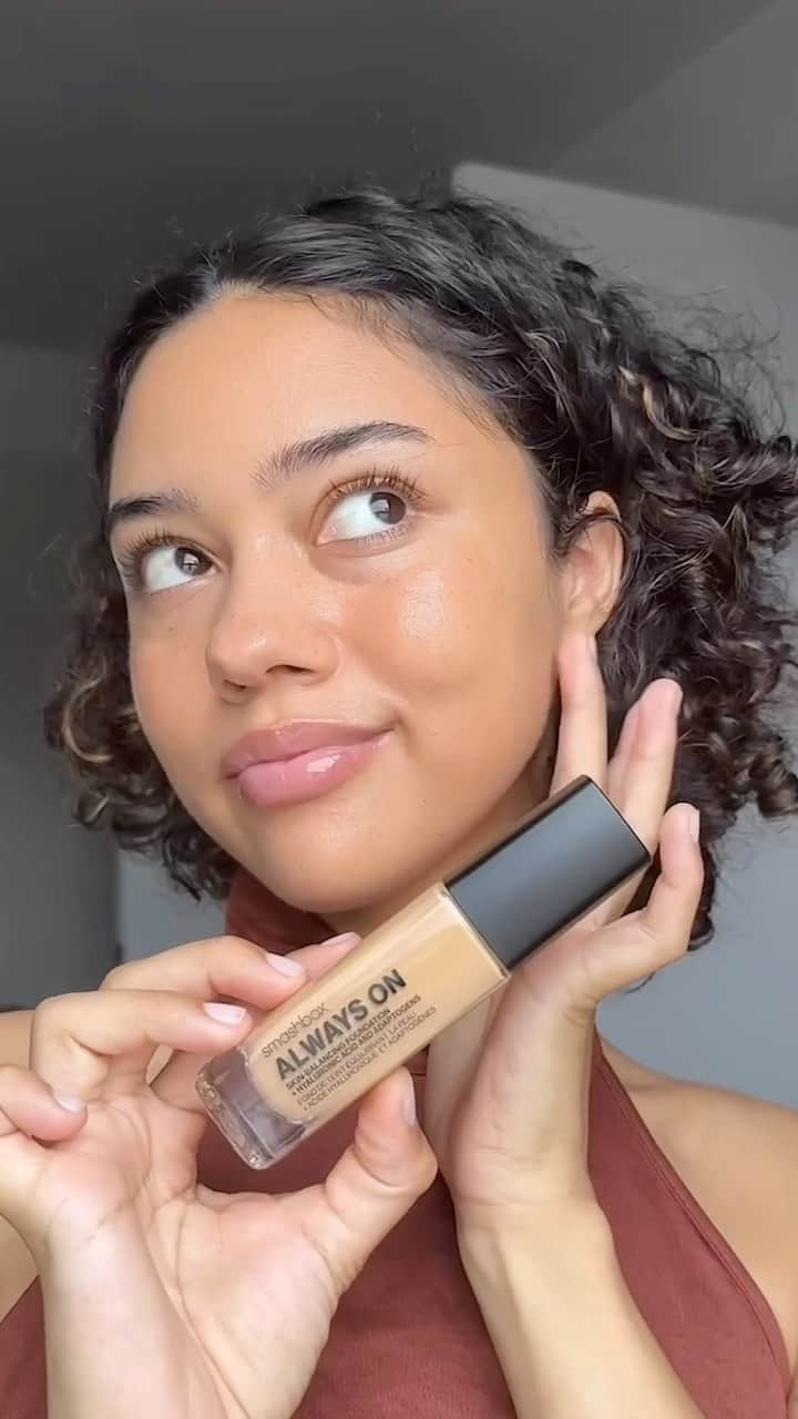 Smashboxのインスタグラム：「⭐Skin-balancing foundation⭐ controls oil when you wear it + helps your skin stay balanced on its own for when you don’t   Shop the highest-tech foundation ever at @ultabeauty | Link in bio #UltaBeauty」