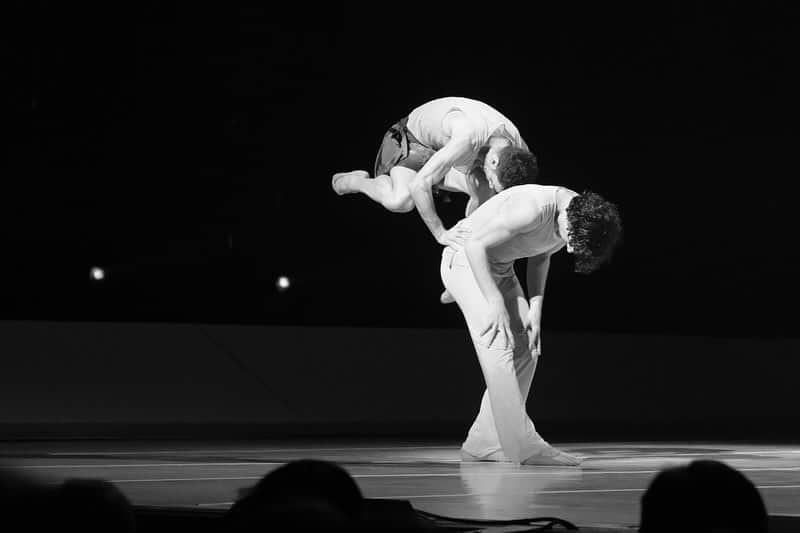 小林十市さんのインスタグラム写真 - (小林十市Instagram)「「Tous les hommes presque toujours s’imaginent 」 Chorégraphie Gil Roman  #bejartballetlausanne #fujifilm#fujifilmxseries #fujifilmglobal #fujinon60mm #fujifilmxpro3 #fujixpro3 #xpro3 #fujifilmmonochrome」11月11日 7時04分 - monsieur_11