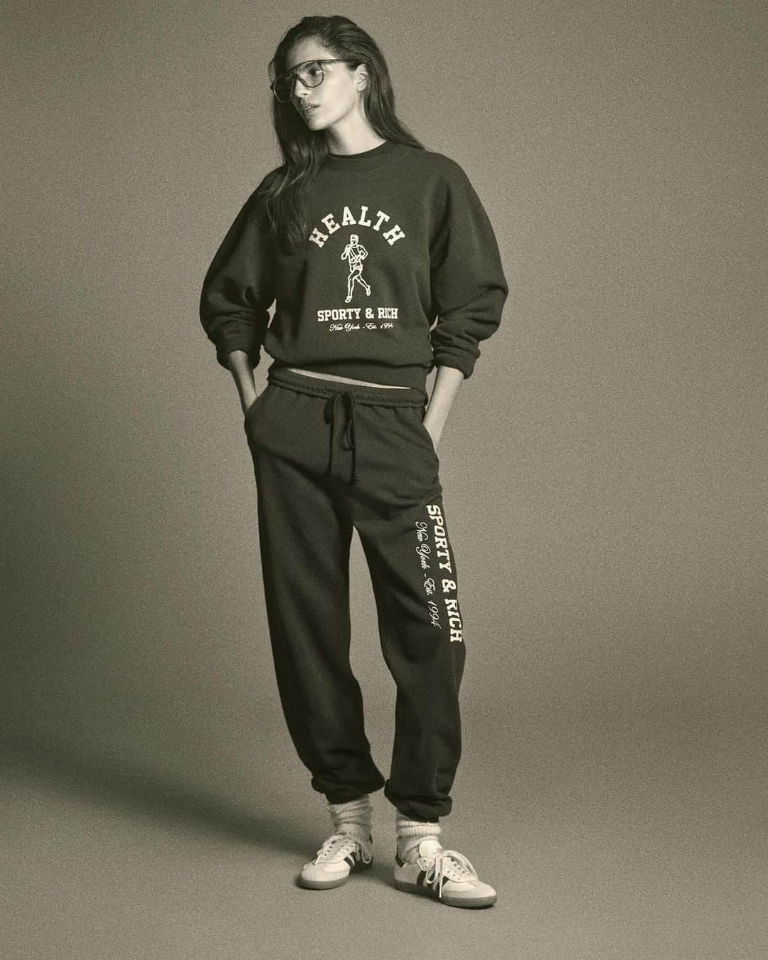 emilyさんのインスタグラム写真 - (emilyInstagram)「Our third collection with @adidasoriginals @sportyandrich. Hope you love it 🫶🏻🫶🏻🫶🏻 Now online   @markrkean」11月11日 7時25分 - emilyoberg