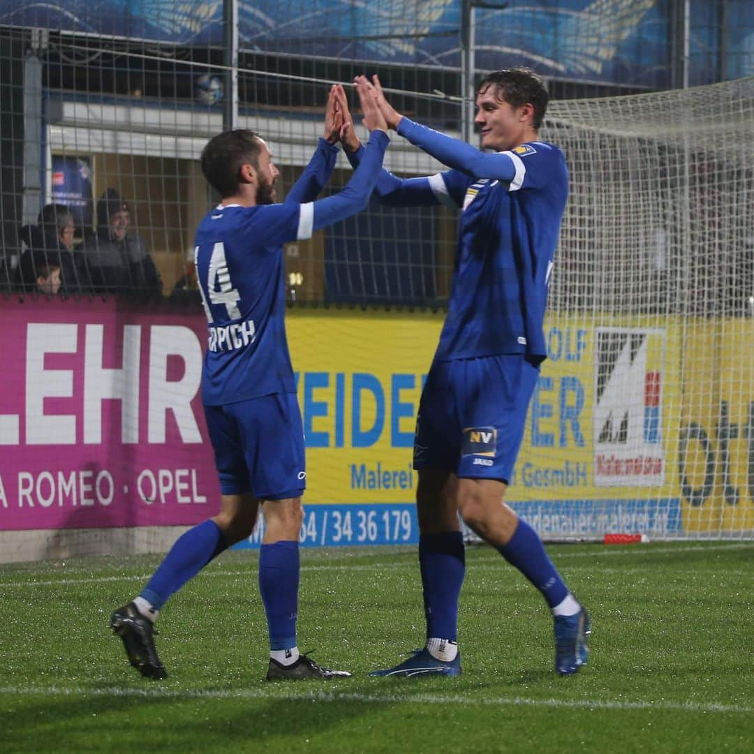 SVホルンさんのインスタグラム写真 - (SVホルンInstagram)「Wir siegen im NÖ-Derby gegen den @skuamstetten und drehen die Partie nach einem Rückstand dann in Halbzeit 2 und gewinnen mit 3:1 mit einem Doppelpack von Marco Hausjell und einem Tor von Alexander Joppich! Partie gedreht! Derby gewonnen! #svhorn1922 #Derbysieger #3punkte #heimsieg #partiegedreht #leidenschaftfussball #ligazwa #bepartofit」11月11日 7時26分 - svhorn1922