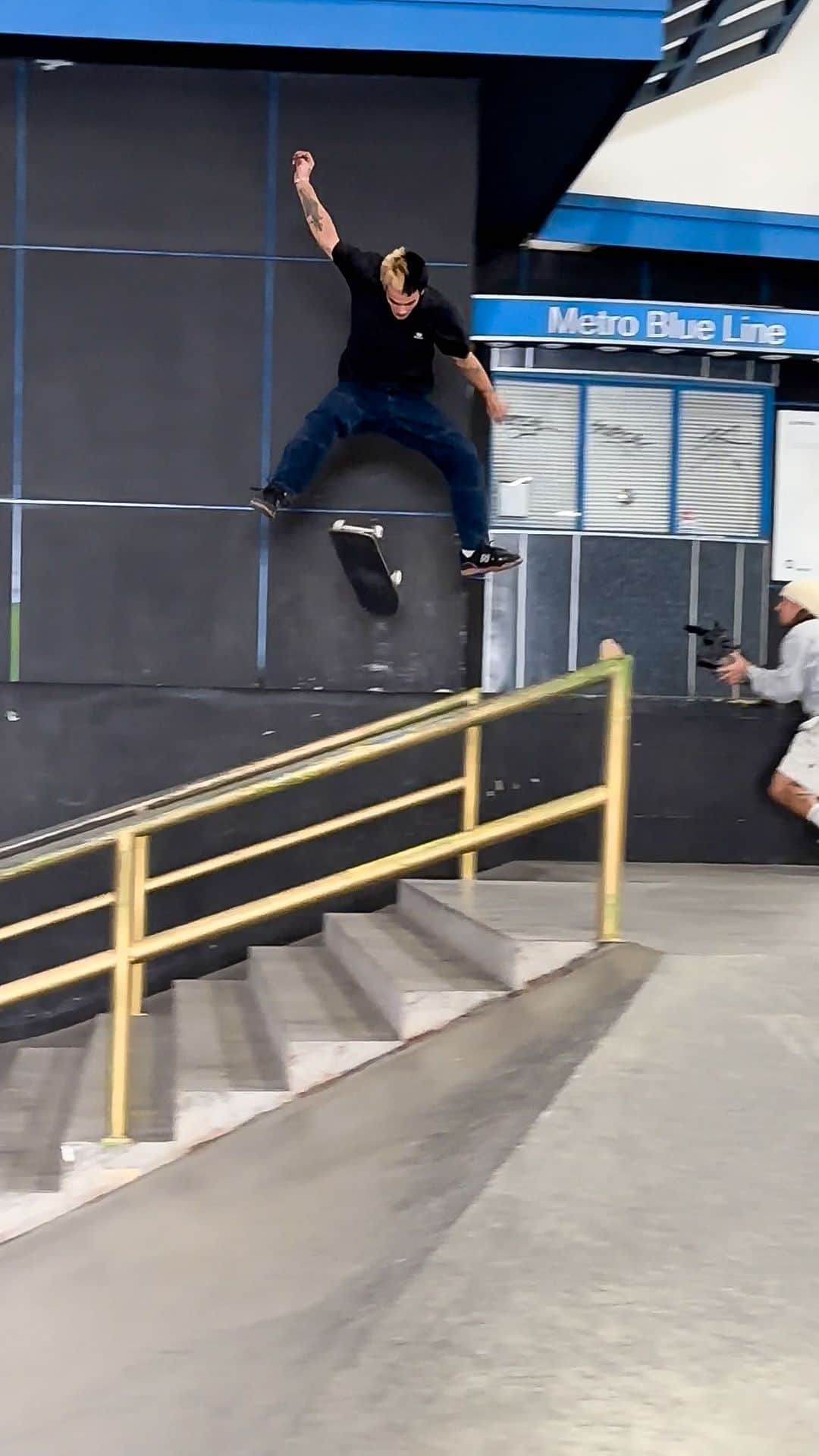 The Berricsのインスタグラム：「iPhone 📲 Angle of @calebaldorasi ‘s 360 flip over the ‘Death Gap’ ☠️!!   Hi the link in bio to watch the full battle now playing on TheBerrics.com and make sure to tune into the Battle At The Berrics 13: Freedom Finals livestream starting this Saturday, November 11th! We go live at 6:30pm PST and the battles begin at 7pm PST! #skateboardingisfun #berrics #batb13   📲: @landovisionz」