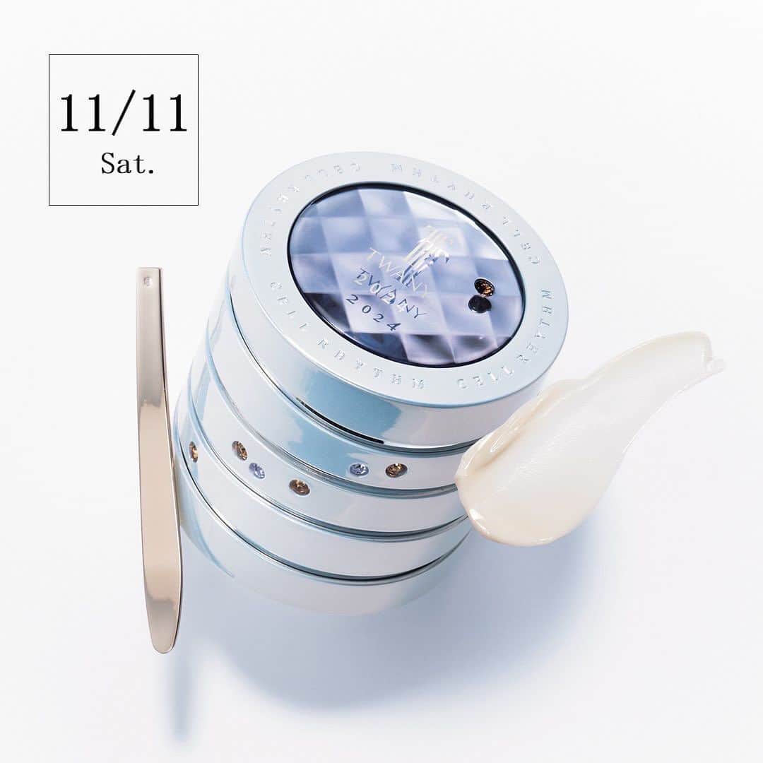 美ST編集部のインスタグラム：「【本日発売！！大人の買い逃し厳禁コスメ👀✨】✅本日発売のメークアイテムをCHECK❤  ——— 1 清水買いの価値アリ！頑張った私に贈りたい最高峰クリーム  とけ込むように肌となじみ、お手入れを至福の時間へ。贅沢な程の潤いでキメ細やかな美肌へ導いて、自分の肌を自信に変える、トワニー最高峰のエイジングケアクリーム。  TWANY（カネボウ化粧品）  セルリズム 2024［医薬部外品］  ￥132,000  @twany_jp ——— 2 乾きや傷みが目立つ大人髪を艶めかすならオイルケアを  左：スタイリングの仕上げにひと吹きすれば、なめらかに艶めく髪に。ブラッシングもスムーズ。右：乾燥した髪の芯まで潤いを仕込み、ドライヤーなどの熱から保護。寝癖直しにも活躍します。  LISSAGE VOGNE（カネボウ化粧品）  左：グローフィニッシュスプレー 右：オイルインミスト  左：￥1,980、右：￥1,980  @lissage_official ——— 3 女性に寄り添うTWANYからフェムケアラインが誕生  左：潤いで保護しながら、肌に汚れが直接付着することを防ぐクリーム。右：弾力性のある濃密泡がデリケートゾーンの凹凸にフィットして潤いを守りながら、臭いやベタつきのもとを優しく洗浄。  TWANY&me（カネボウ化粧品）  左：デリケートケアクリーム 右：デリケートケアウォッシュ  左：￥3,080、右：￥2,750  @twany_jp」
