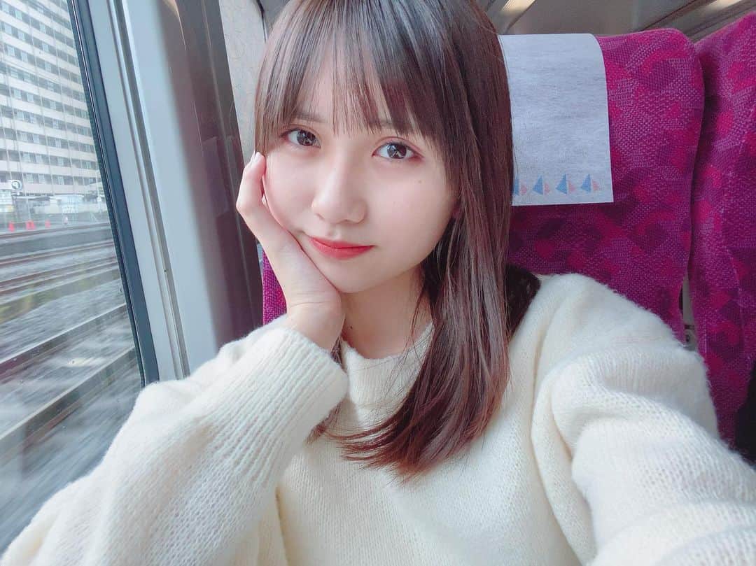 櫻井佑音のインスタグラム：「♡➷  いつも白と黒の洋服多めだから色んなの着たい…💭 可愛い冬服沢山出てきてるからショッピング楽しみ☺︎‪ෆ‪」