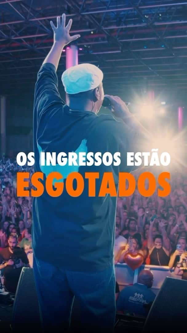 Sorriso Marotoのインスタグラム：「INGRESSOS ESGOTADOS, vocês foram recorde de público, São Paulo!  Somos 30 mil apaixonados!  Quando a gente pensa que não dá pra ficar melhor, vocês vem e superam TODAS as nossas expectativas! A nossa última gravação do DVD vai ser histórica!😍💥  Preparados pra mais uma edição incrível?   Vambora! 🔥🔥🔥」