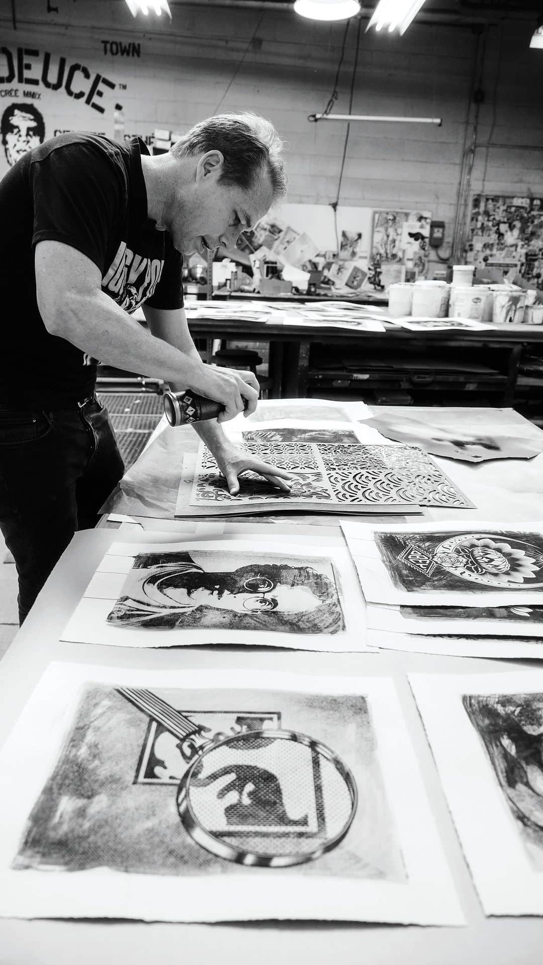 Shepard Faireyのインスタグラム：「ICONS, an exhibition by gallery founder Shepard Fairey (@obeygiant) opens @subliminalprojects, Saturday, Nov 18, 7-10 PM.  Email: rsvp@subliminalprojects.com to attend.」