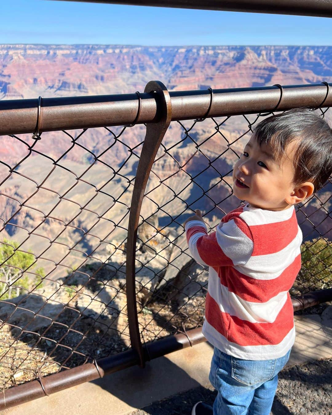 大出千尋さんのインスタグラム写真 - (大出千尋Instagram)「from Sedona to Grand Canyon⛰️✨ . セドナからグランドキャニオンへ💫 20億年から2億5千万年前の地球の地層を見ることができ、 壮大な景色にただただ感動🥹」11月11日 7時59分 - chihiro_1208_offi