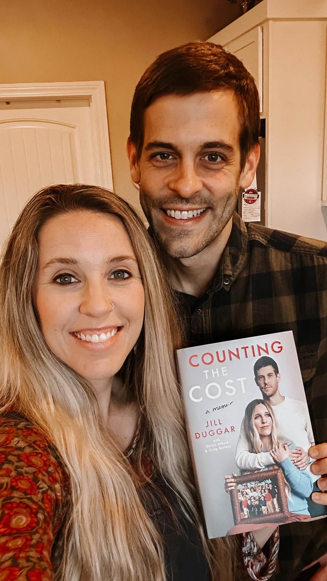 デリック・ディラードのインスタグラム：「📣I’m excited to share that @audible selected our audiobook #countingthecost as one of their Best Bios & Memoirs of 2023! CC: @simon.audio #BestofTheYear   @gallerybooks @derickdillard @craig.borlase @simonandschuster」