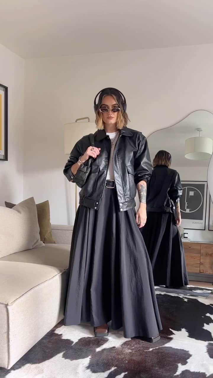 トップショップのインスタグラム：「Style inspo incoming.  #Topshopmuse @ellenbrockygirl wears oversize faux leather bomber [130358745] + fabric full maxi skirt [132402360] + premium leather boot [132339333]」