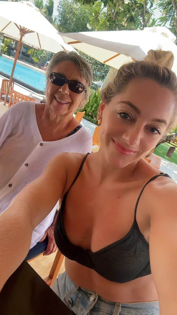 サマンサ・ペスゼックのインスタグラム：「A trip I’ll never forget… TY to the legend @grammychops  • We went to Ubud, Gili T, Lombok, and Nusa Dua. • We went white water rafting, mountain biking, island hopping, snorkeling, annnnd even had some vacation cocktails 😉」