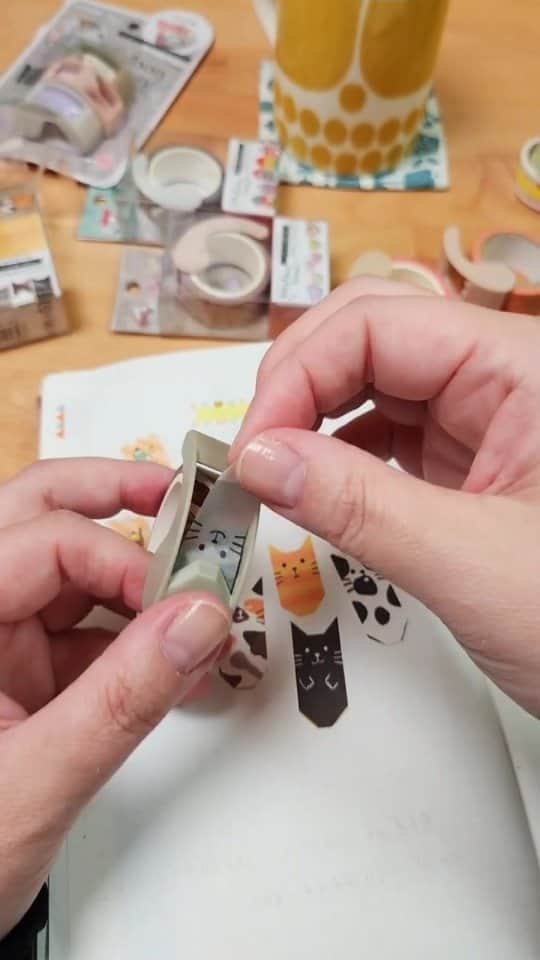 mizutamaのインスタグラム：「11/10　　文具の差し入れいただきました！ マステノリボンボンNEWのやつ🐱  #マステノリボンボン」