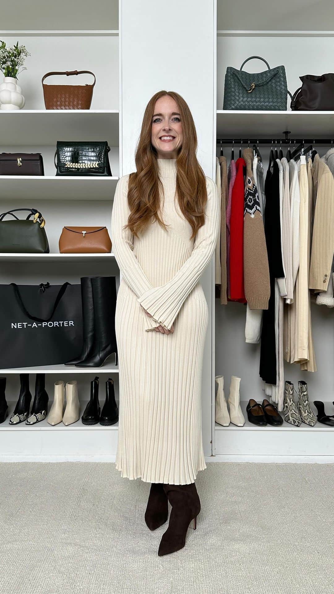 ネッタポルテのインスタグラム：「TRENDING NOW: Market Director @libbyjanepage rounds up the ultimate cold weather pieces to invest in now.   Tap the link in bio to shop the latest live episode at #NETAPORTER.」