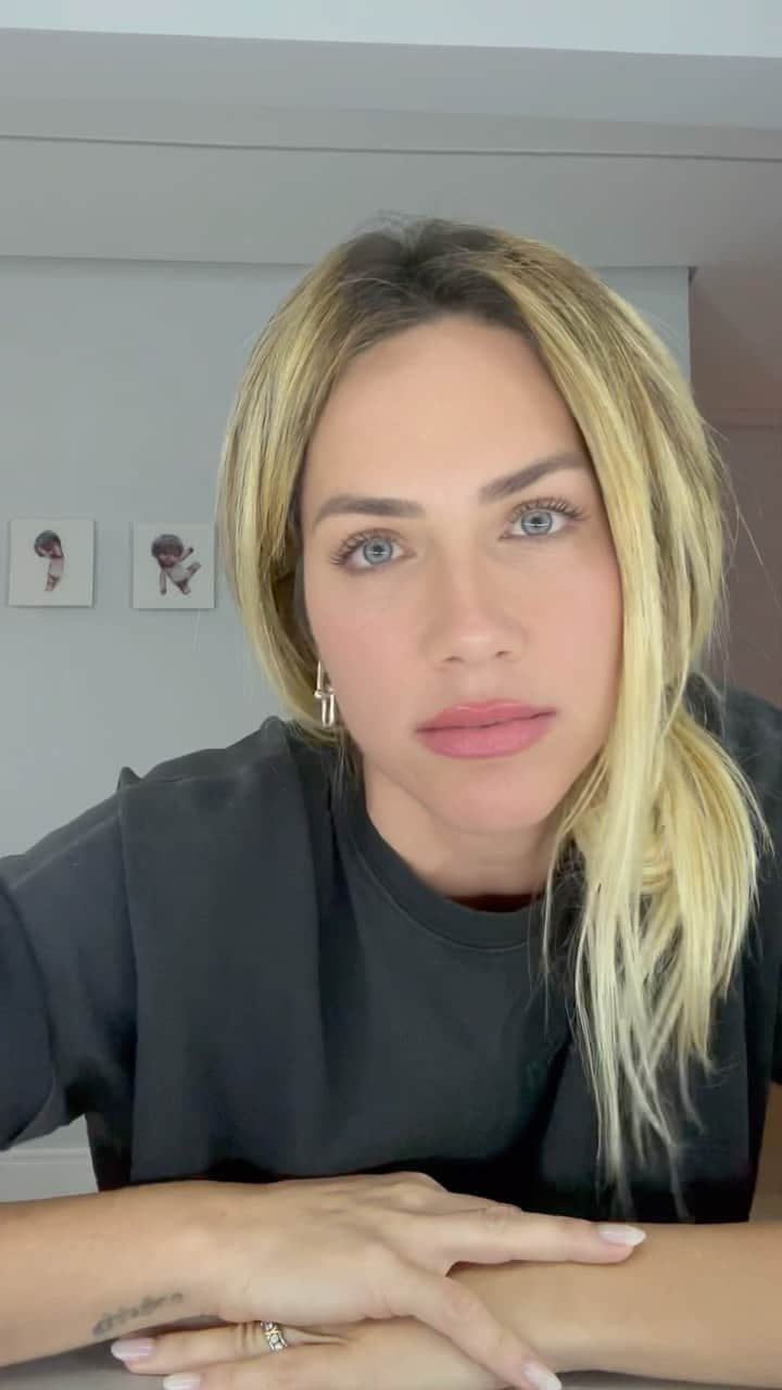 Giovanna Ewbankのインスタグラム：「Que tenhamos mais seriedade, responsabilidade e RESPEITO uns com os outros. Do outro lado da tela sempre existe uma pessoa, uma família, uma vida.   Internet é recorte. Rede social é vida editada. E jornalismo é coisa séria. 🤍」