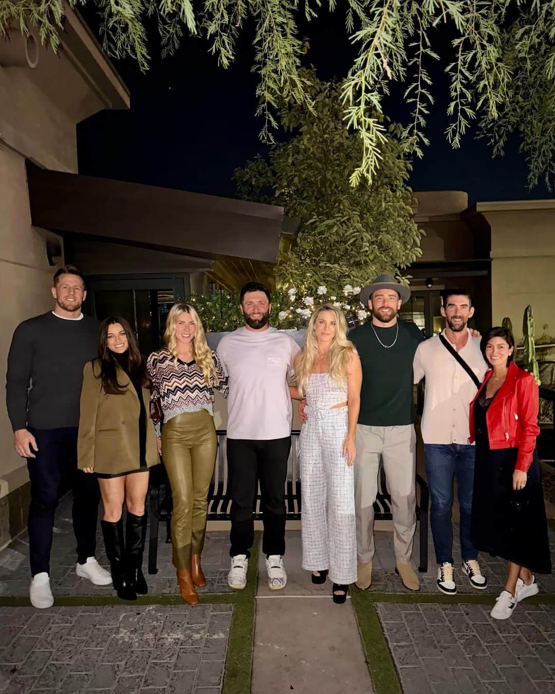 マイケル・フェルプスのインスタグラム：「Happy bday @jonrahm and @zachertz !!  Great night…. Amazing food…. And some unforgettable convos😂😂」