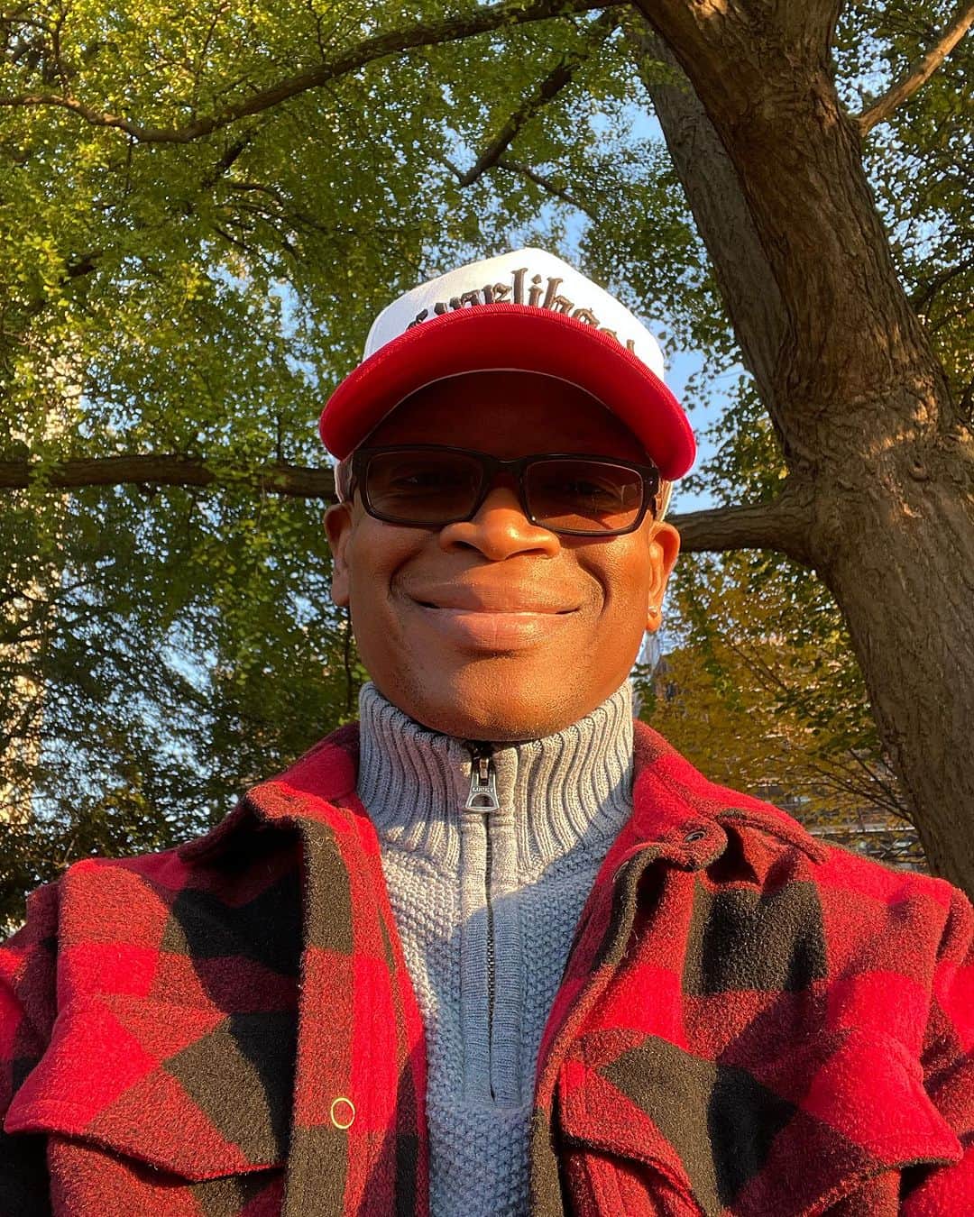 ラリー・ギリアード・Jrのインスタグラム：「Fall-ing right in front of my eyes! No camera can ever do justice to what the eye and brain capture! 🍃🍂🍁 #centralpark」