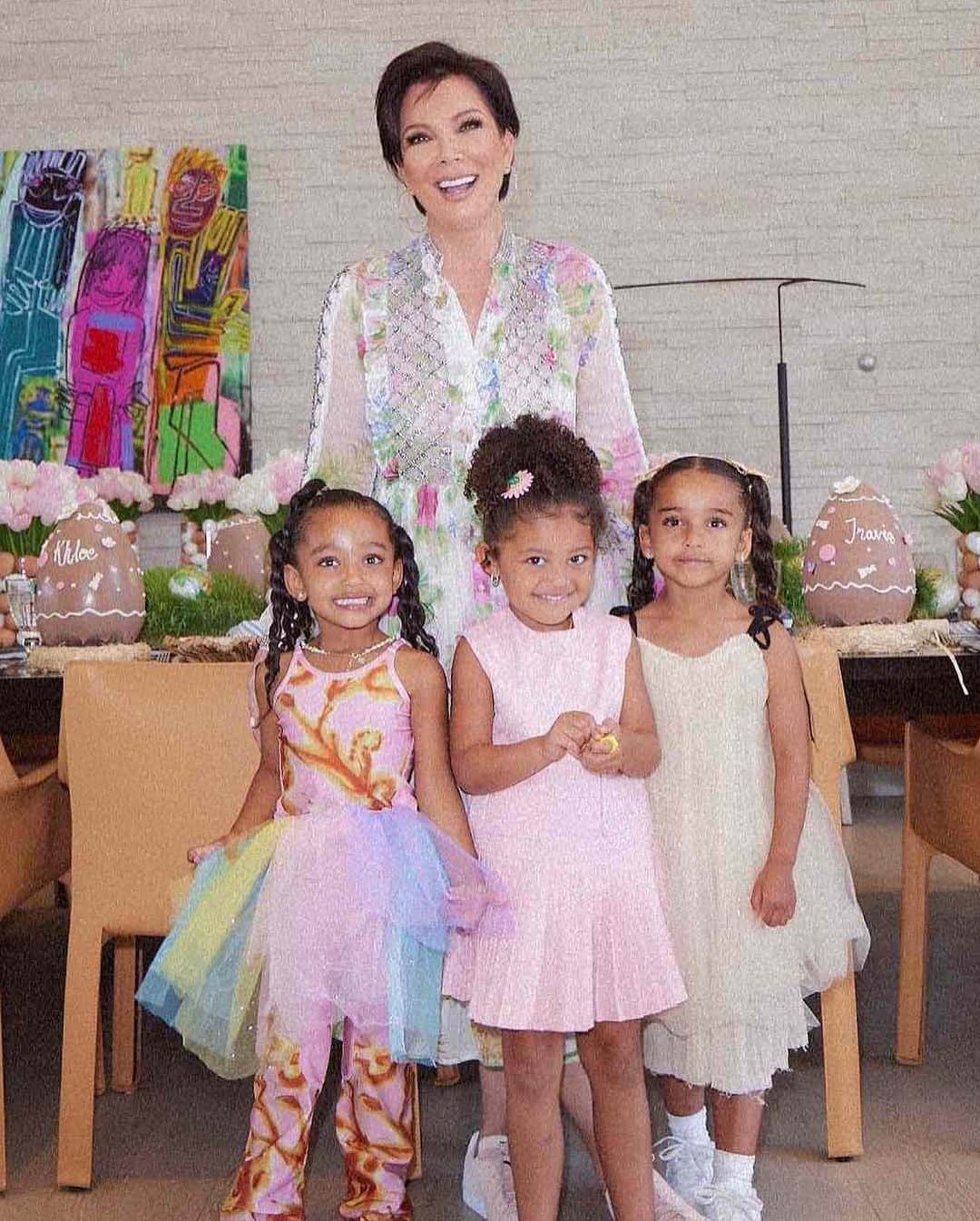 クリス・ジェンナーさんのインスタグラム写真 - (クリス・ジェンナーInstagram)「Happy birthday to my beautiful granddaughter Dream!!!! You are my Dreamgirl and I am so so blessed to be your grandma!!!! You are such a little ball of sunshine that lights up every room and you are so kind, thoughtful, loving, sweet, smart, creative, and such a good dancer!!! I love you so much Dreamy to the moon and back a million times!!! ❤️🙏🏼🥰🥳😍🎂」11月11日 0時34分 - krisjenner