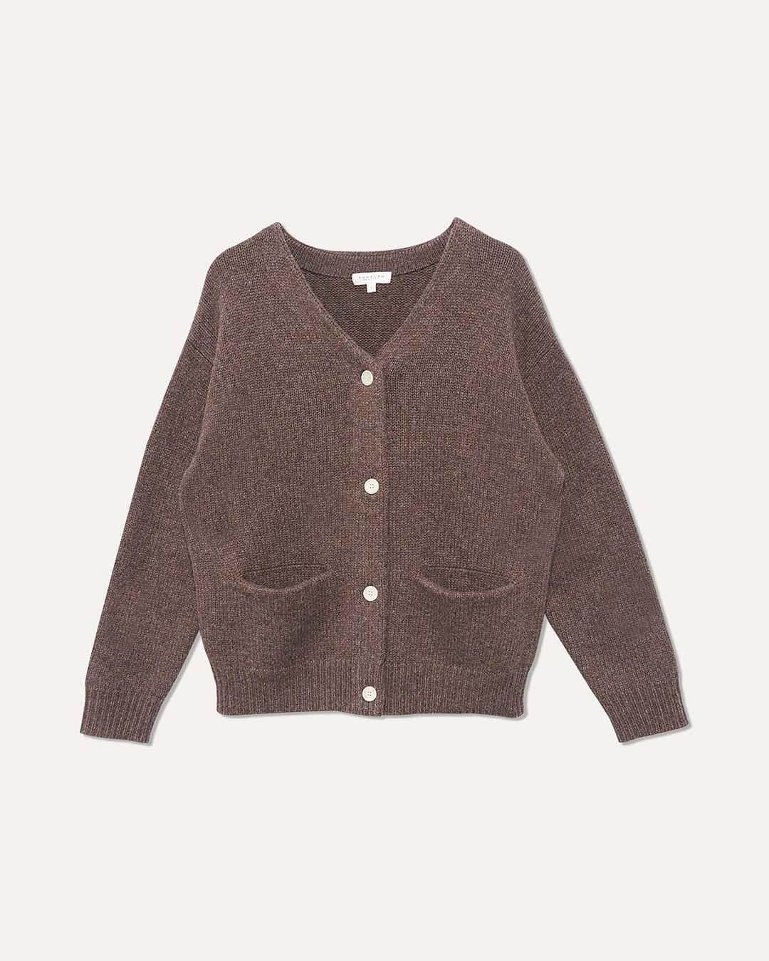 デミリーさんのインスタグラム写真 - (デミリーInstagram)「The perfect everyday cardigan—knit in soft merino wool with clean inset pockets, the perfect weight for layering.」11月11日 0時45分 - demyleeny