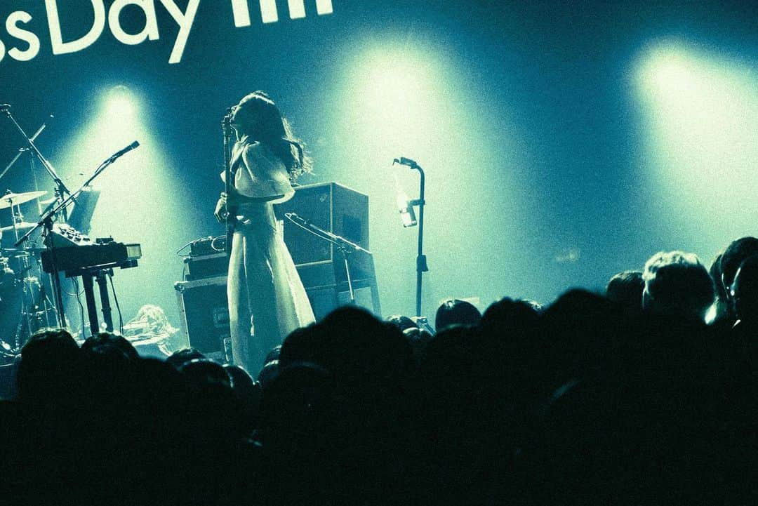 サカナクションさんのインスタグラム写真 - (サカナクションInstagram)「THE BASS DAY LIVE 2023  ライブをご覧いただいた皆さま、ありがとうございました！  草刈愛美のステージは、今回ライブに向けて制作した楽曲を交えて、YonYonさん & mabanuaさんとお送りしました。  photo by @_____mm30  photo by @_____bearmm」11月11日 0時55分 - sakanaction_jp