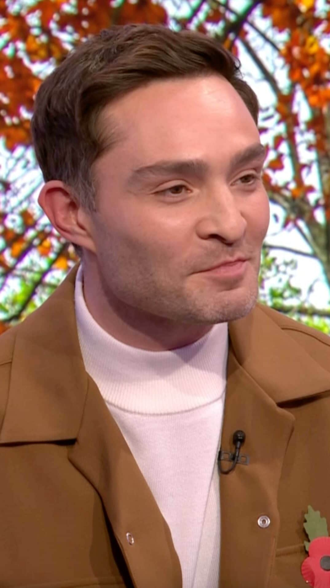 エド・ウェストウィックのインスタグラム：「One thing you definitely don’t want whilst filming a movie on a boat - seasickness! 🙈🤢  @edwestwick had to contend with it on the set of new thriller, #DeepFear 🦈 - but at least he managed to stay dry! 😂  #TheOneShow #iPlayer」