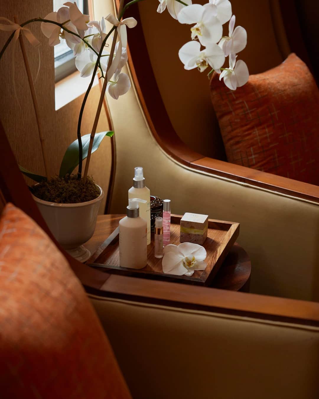 The Peninsula New Yorkのインスタグラム：「Relaxation is within reach with The Peninsula Spa by your side.  #thepeninsulanewyork #luxurytravel #nychotels #peninsulaspa #nycspa」