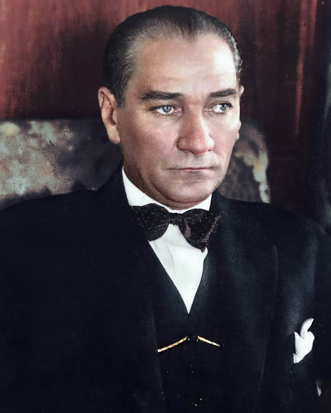 マート・アラスのインスタグラム：「Ataturk 1881-1938   #atam #izindeyiz」