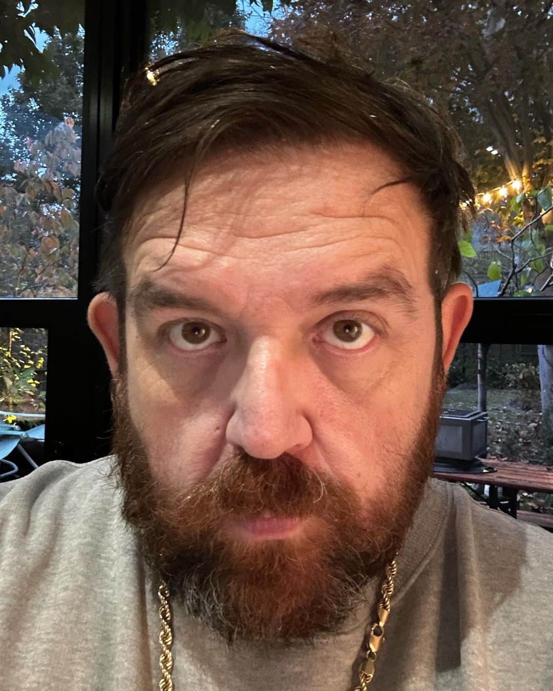 ニック・フロストのインスタグラム：「One of them days. Keep going. I’ve got a lemon yoghurt in the fridge I’m looking forward to. 😘」
