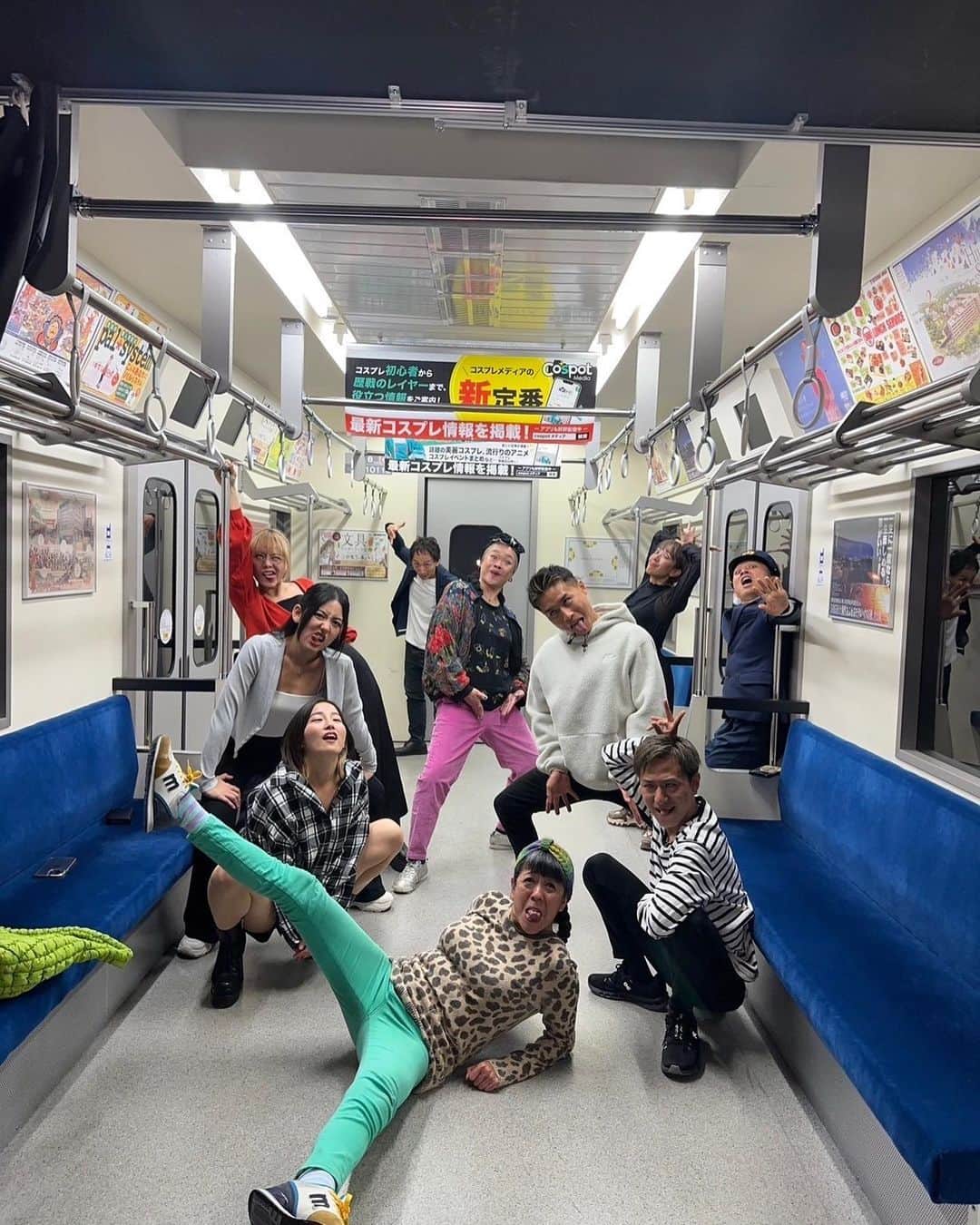 吉岡麻由子さんのインスタグラム写真 - (吉岡麻由子Instagram)「久しぶりに #ぱくしードラマ　撮影に参加させて頂きました！ ⁡ 視聴者の皆さんはお馴染みだとは存じますが しばらく参加出来ずの間に、、 かわいくてちゃんと若い女の子達が…！ 初対面でしたー！！ #☺️ ⁡ #撮影#ショートドラマ #paxy ⁡ ⁡ 全員集合写真！！#🚃 ①MV風 ②🤪 ⁡ TikTok YouTube ショート インスタ ⁡ ぱくしードラマを 今後ともよろしくお願いします🥺」11月11日 1時31分 - mayuko.1017