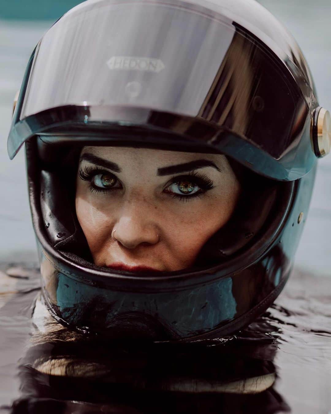 epidemic_motorsのインスタグラム：「Those eyes  @maggie_gulasey  Photo: @kate_rosee   . . .  #motorcyclehelmet #motorcycle #moto #motogirl #photography #hedonhelmets」