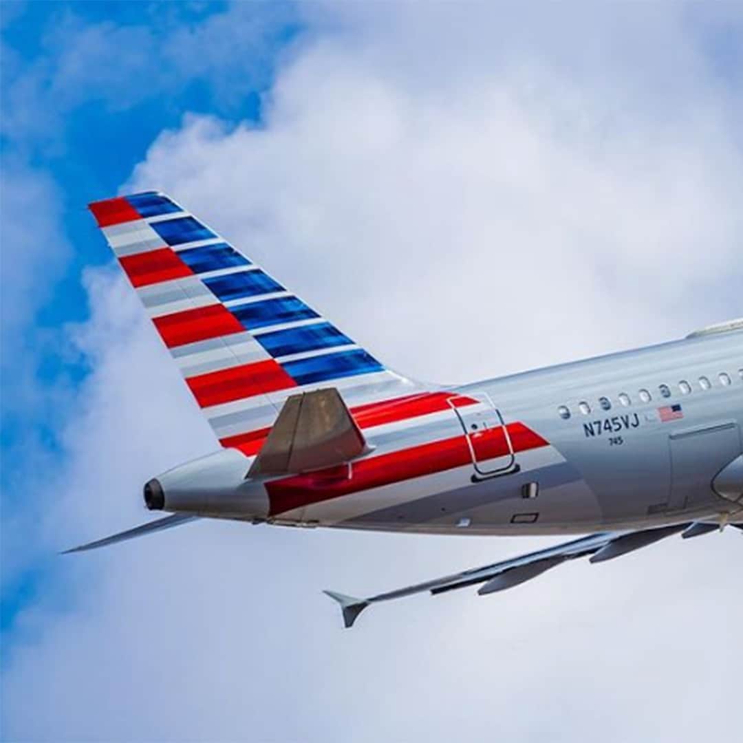 アメリカン航空のインスタグラム：「Another day, another flight. 🤩 ✈️ ✈️  📸: @phxplanepics」