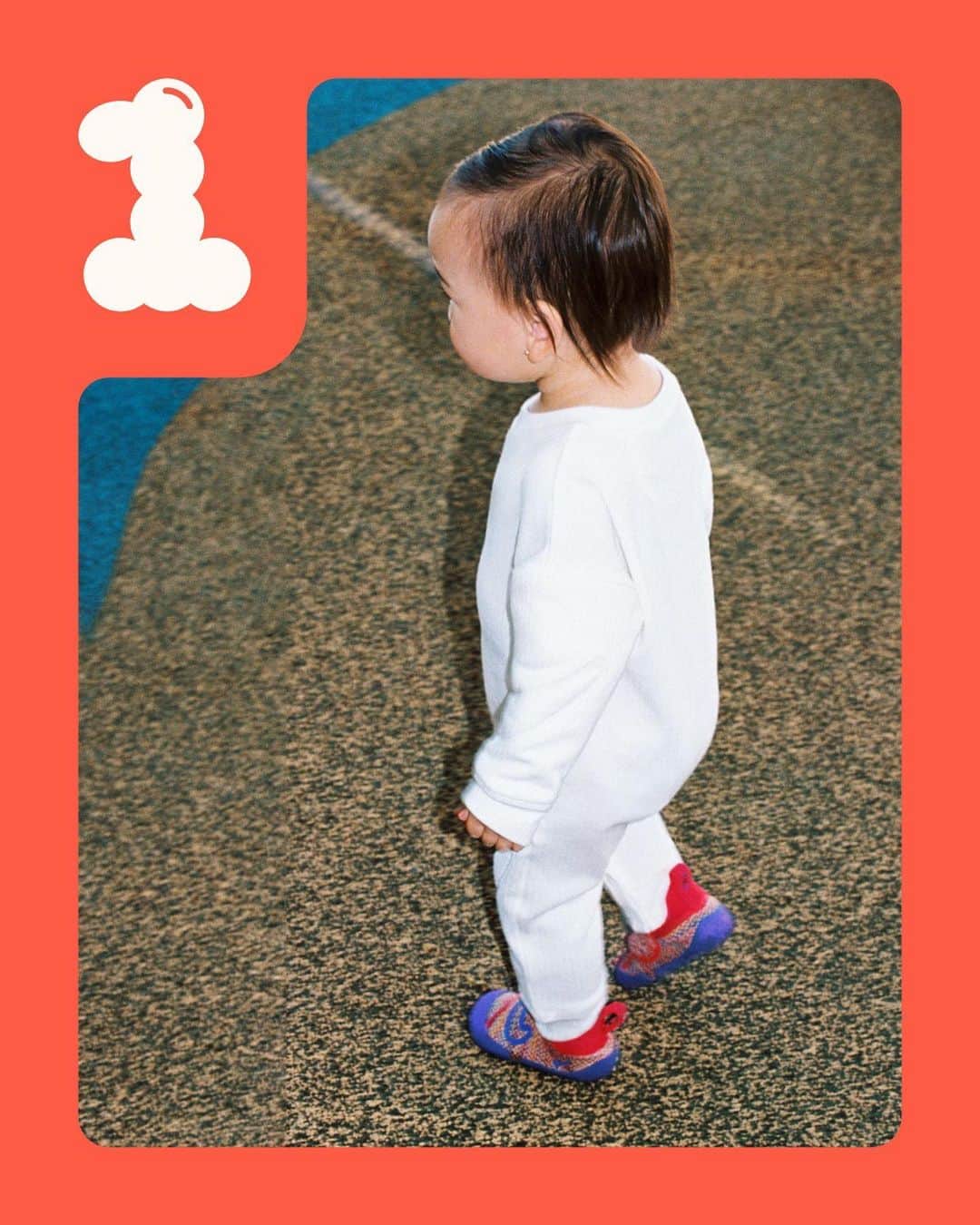 NIKEさんのインスタグラム写真 - (NIKEInstagram)「Nurture first steps. 👶  The all-new Nike Swoosh 1 supports natural foot development from the first step. With its barefoot feel design, the Nike Swoosh 1 allows toes to spread and flex as babies and toddlers begin to walk.  Link in bio for more.」11月11日 2時00分 - nike
