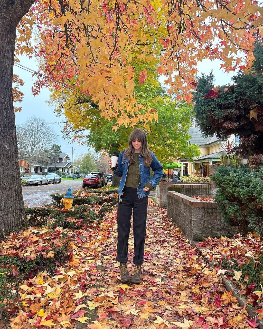 Acacia Brinleyさんのインスタグラム写真 - (Acacia BrinleyInstagram)「This is some top tier fall!!! 🍁🍂🕯️」11月11日 2時03分 - acaciakersey