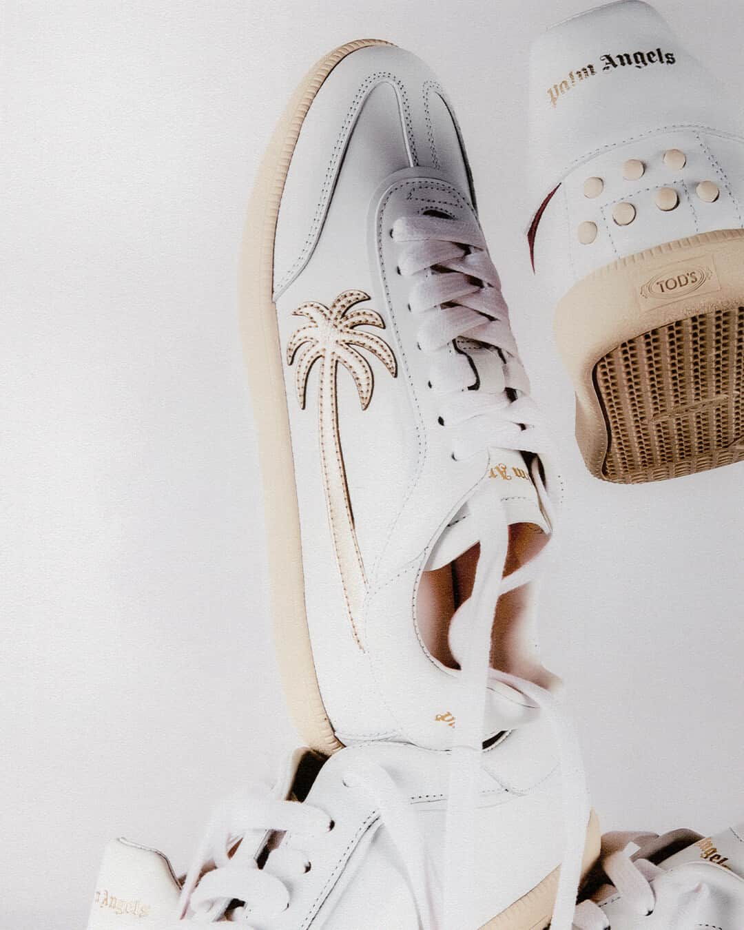 パーム・エンジェルスのインスタグラム：「A classic shape, with 70s recalls, catching the glimpse of a California sunset in the reflection of a golden palm tree.  Palm Angels x Tod’s Tabs sneakers, available from November 9th at Palm Angels boutiques,  on palmangels.com and at selected international wholesalers.  #PalmAngelsXTods   @Tods」