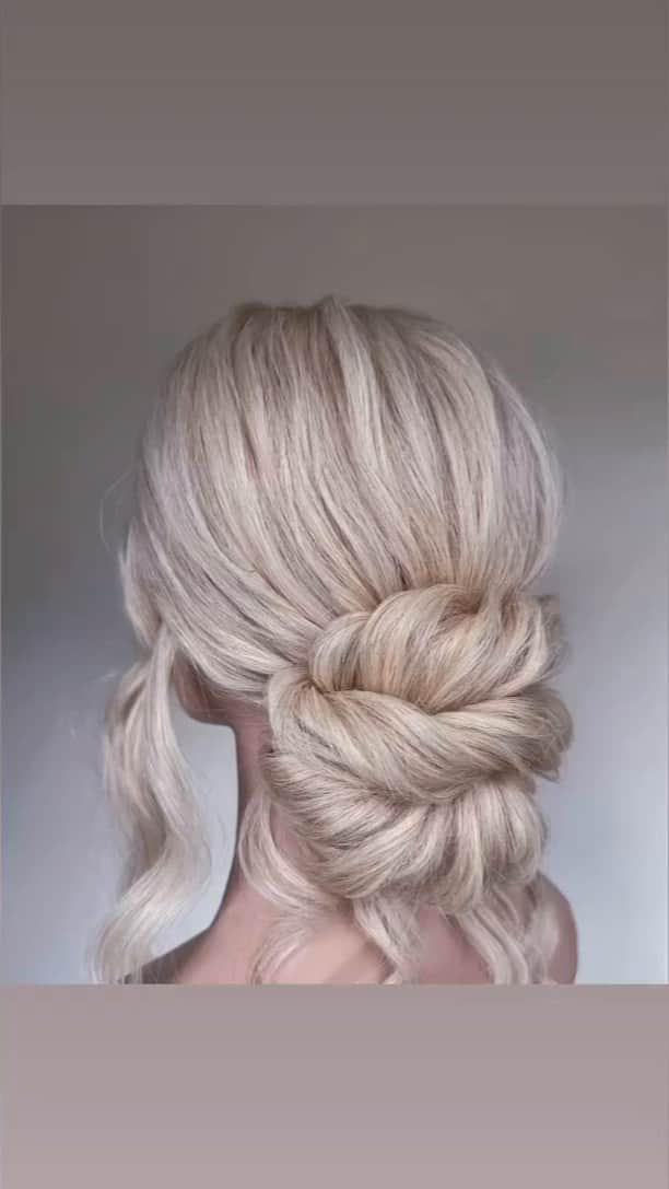 CosmoProf Beautyのインスタグラム：「Simple twisted updo by @updos.by.jocelyn using @aquagehaircare. Updos are a fantastic way to get your clients back into your chair for the holidays.   Do you offer updos in your services?  Products Used: ► @AquageHaircare Transforming Paste to tame frizz.  ► @AquageHaircare Spray Wax for added texture. ► @AquageHaircare Ultra Firm Finishing Spray for the ultimate hold.   Maximize your time by taking advantage of Cosmo Prof's 2-Hour Delivery or let our associates shop for you with our Buy Online Pick Up In Store option!  #CosmoProf #Aquage #HairEducation #BehindTheChair #UpdoTutorial #UpdoSpecialist #StylistHacks #SalonTips #HairEducator #HairClass #SalonEducation」
