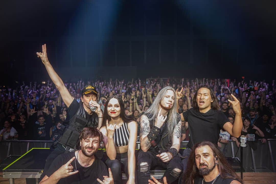 DragonForceのインスタグラム：「THANK YOU DETROIT!! You guys were awesome. Chicago, we are SOLD OUT for our show at @hobchicago with our friends in @edgeofparadise + @nanowarofsteel + @amarantheofficial.   What songs do you guys want to hear this tour?  📸: @harrybabyjpg」