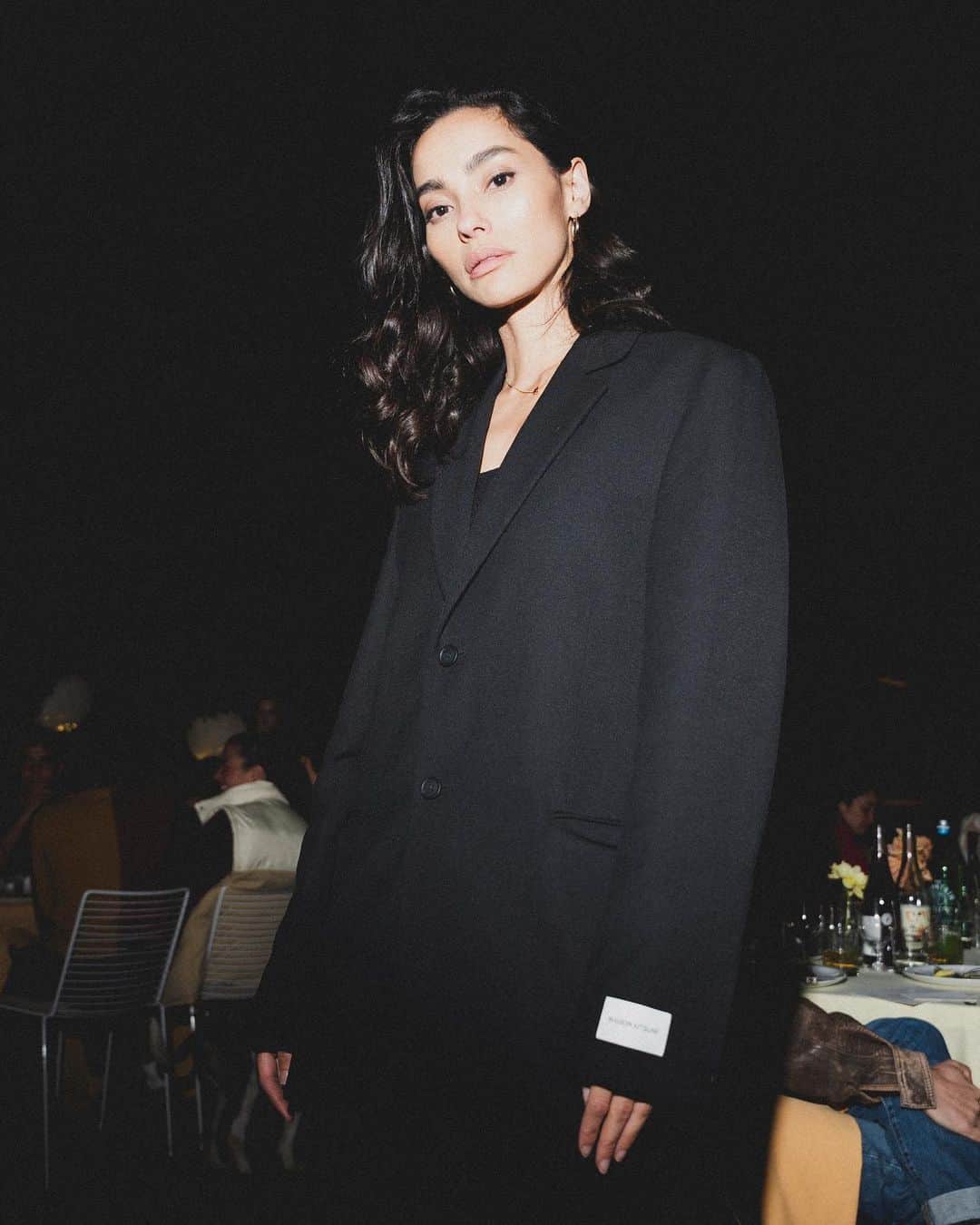 のインスタグラム：「Celebrating the opening of Café Kitsuné Silver Lake and Maison Kitsuné's make over  with our friends and family around a special dinner hosted by ginacorrell ✨  #MaisonKitsune #CafeKitsune」