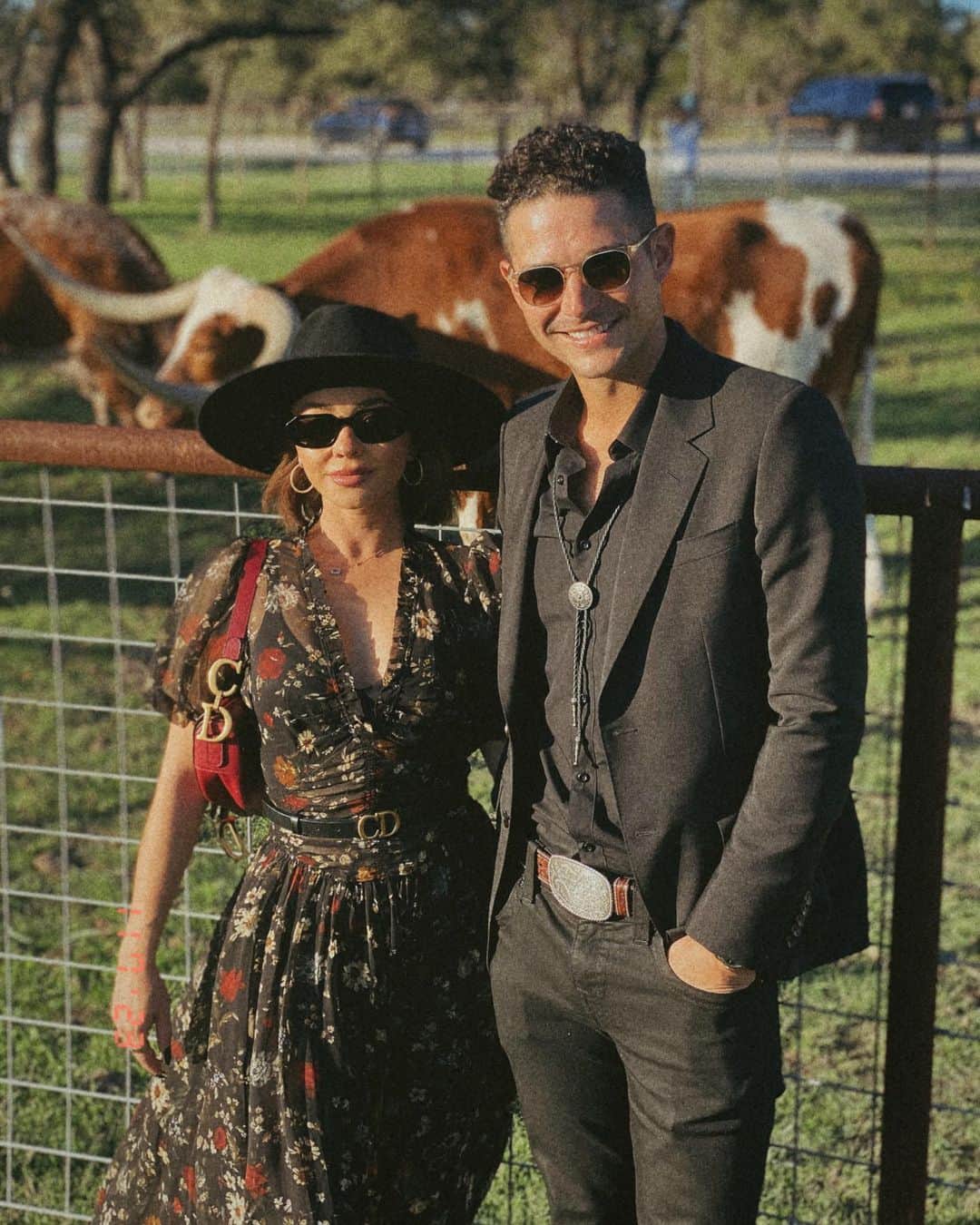 サラ・ハイランドのインスタグラム：「I love Love. And weddings. And photo booths. And animals. And bachelor nation ❤️   Thank you @laurenzima & @chrisbharrison for throwing an amazing wedding and bringing all of these weirdos together in Austin. We truly kept Austin weird!」