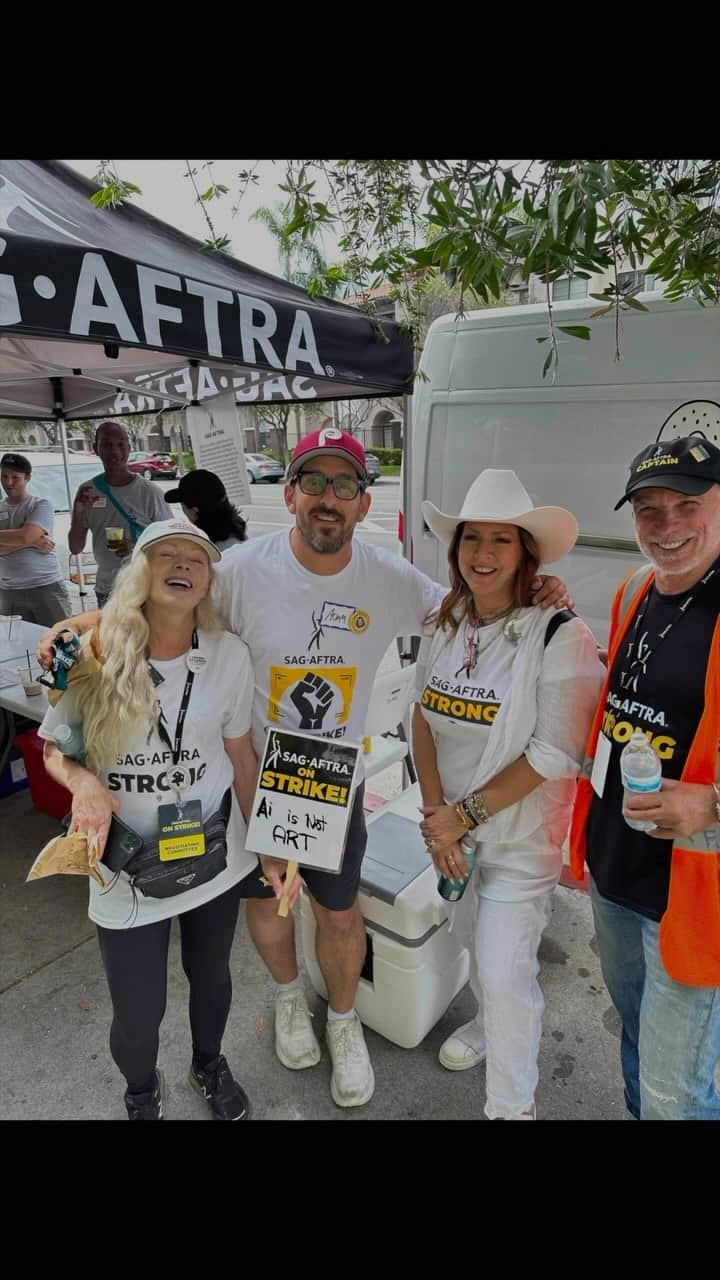 アダム・シャピロのインスタグラム：「May have shed a tear or two putting this epic video together. The strike drops started out as a way to make a few friends happy on the WGA picket line. What it turned into was a something I couldn’t have imagined.  First, it got me through the strike without completely losing my mind. Second, seeing the strike from this unique perspective was unforgettable. I knew the Hollywood writers and actors were insanely talented, I get to witness it at work all the time. But what I got a front row seat to see was their resolve. Their passion. Their solidarity. Their love for this industry. And their commitment to fight for what’s fair.  I cannot thank our sponsors, volunteers, and strike captains enough, for helping us keep these pretzel drops going since May. And another huge thank you to our union staff and negotiating committees and all of the support given to us, especially from the other unions, it’s incredibly humbling. And to @ktqlowes for doubling up on so many school drop offs so I could do this. Just really wanna say thanks for this fight and this ride and for letting a few thousand of our pretzels help fuel it! #sagaftrastrong #wgastrong」