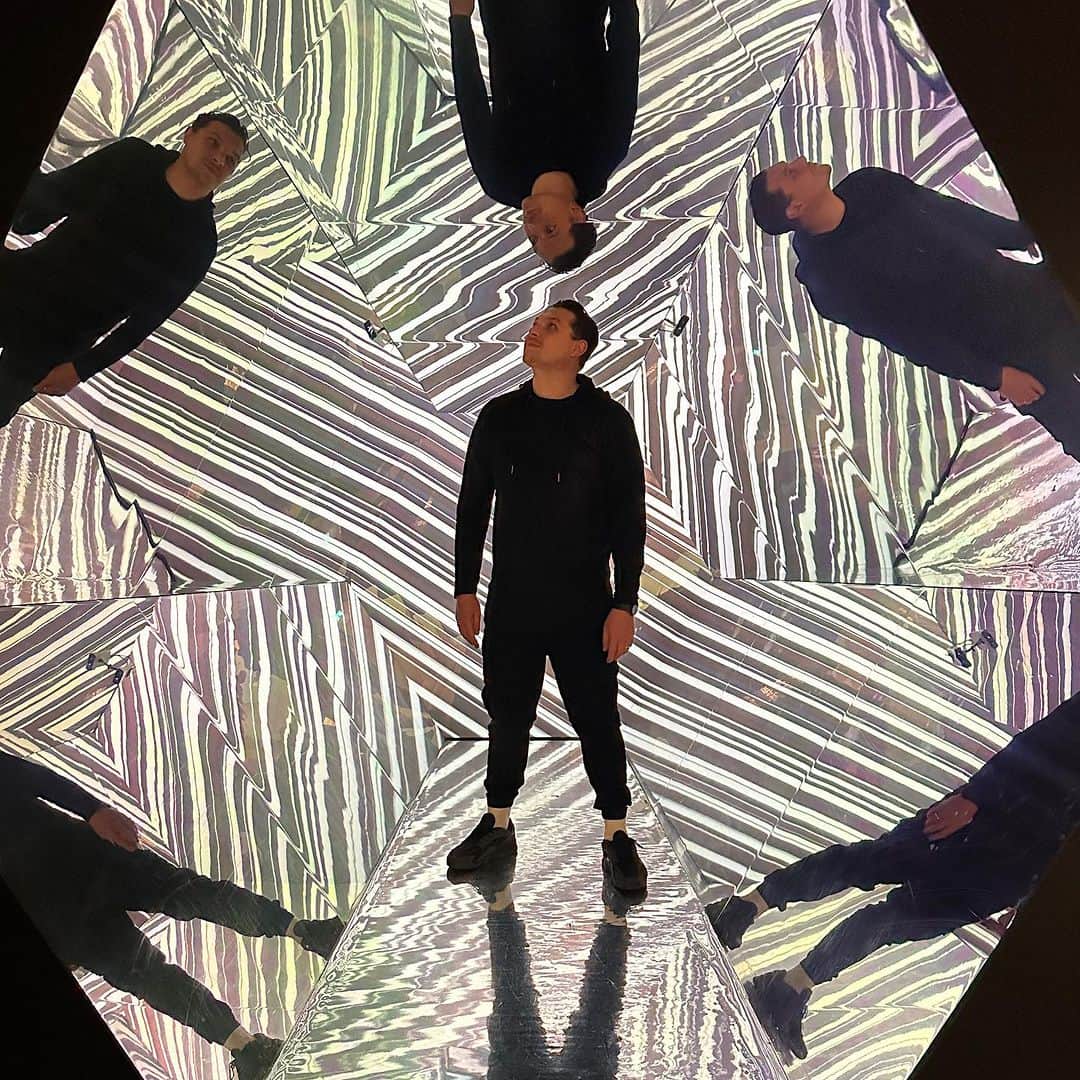 ジョン・ニューマンさんのインスタグラム写真 - (ジョン・ニューマンInstagram)「Day out to the inner vortex at @twist_museum and Carnaby street」11月11日 2時35分 - johnnewmanmusic
