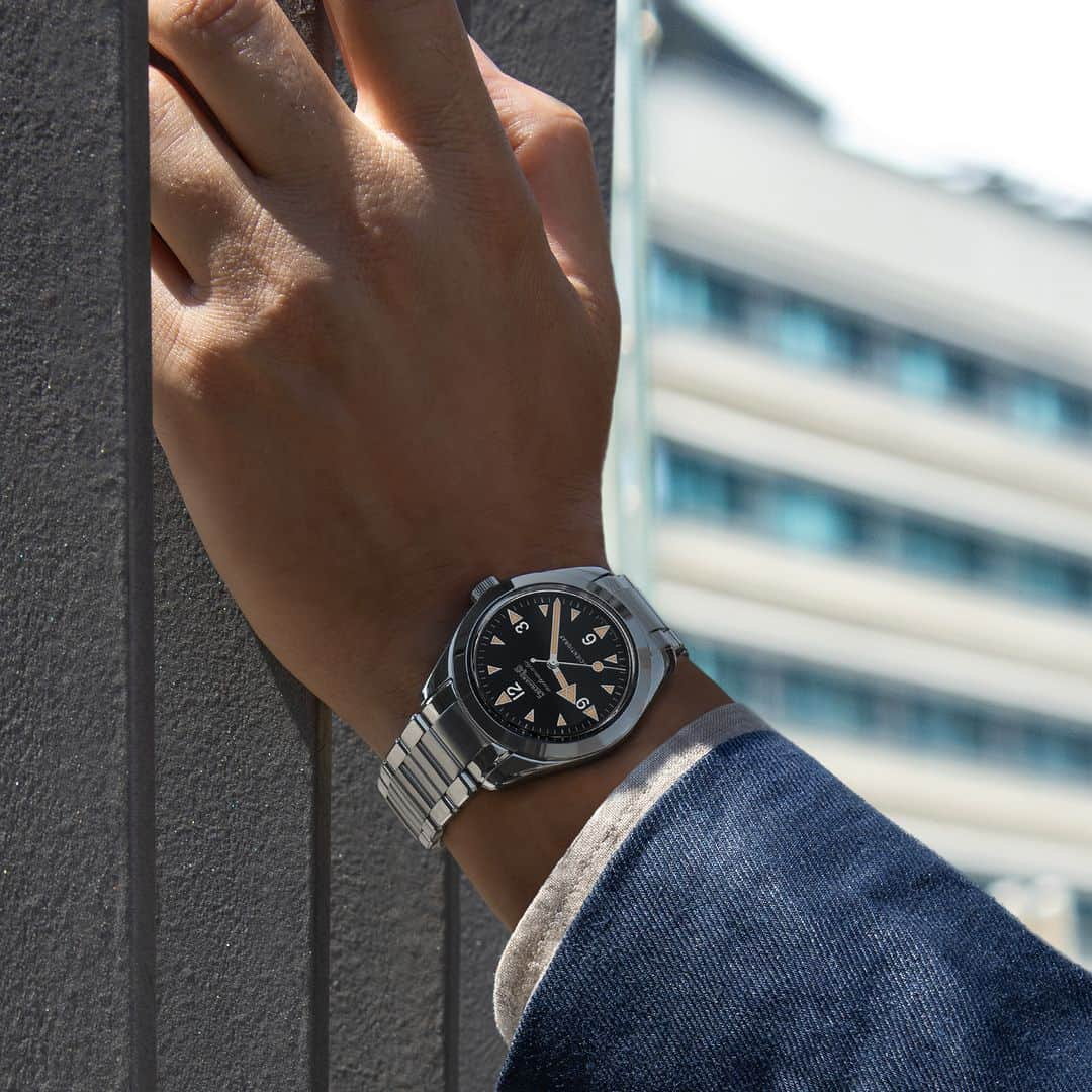 エベラールのインスタグラム：「(Anti)magnetic charm and an intriguing personality. Scientigraf is also available with the Chassis® steel bracelet featuring a 2CLICK® two-button clasp, a perfect combination for those who love a casual and eye-catching look.  #eberhard1887 #eberhard #eberhardwatches #scientigraf #menwatch #menstyle #swisswatches」