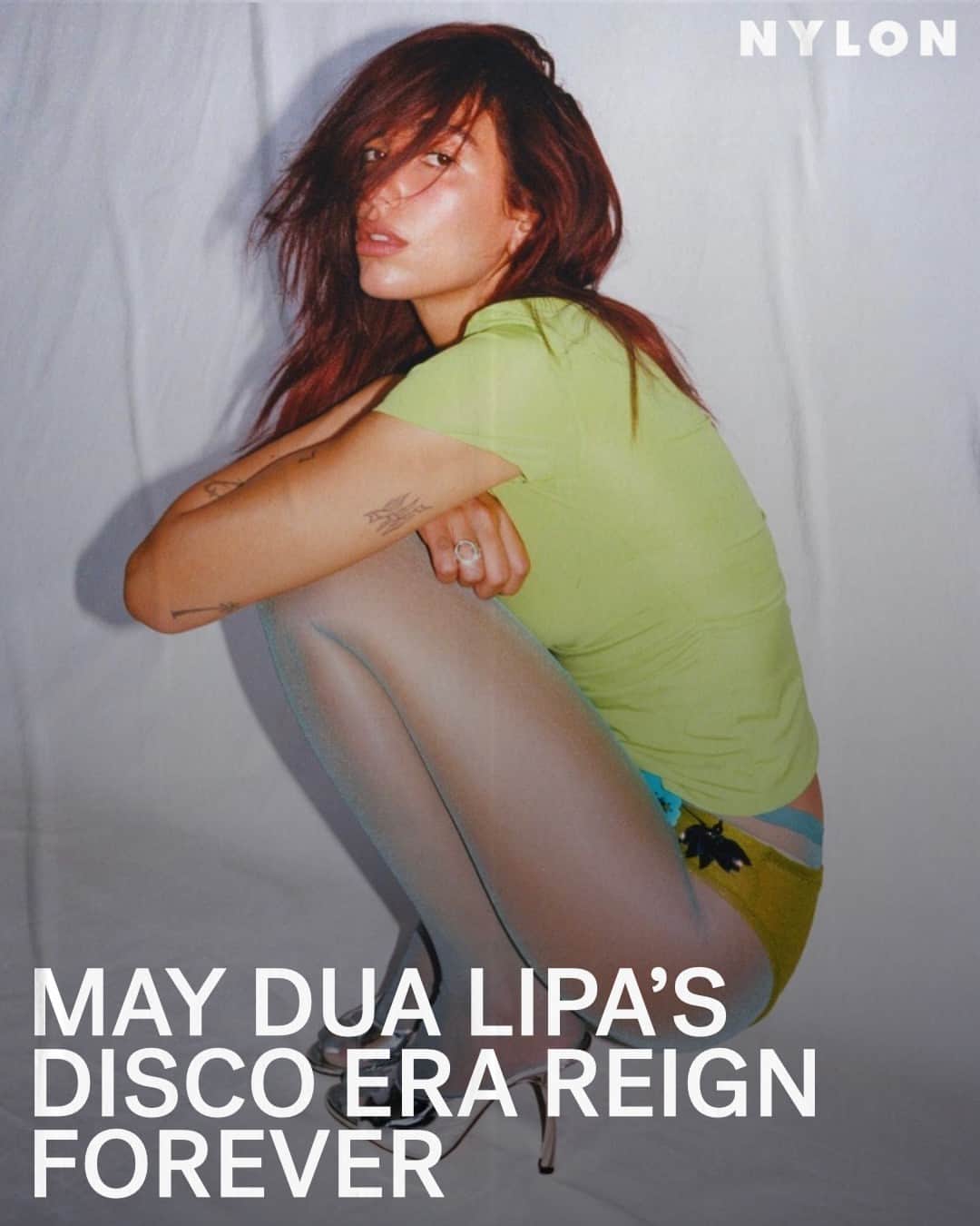 Nylon Magazineのインスタグラム：「Is the world ready to move on from disco now that we're out of lockdown? Dua Lipa doesn't seem to think so.   After years of teasing new music and embarking on side-quest adventures, the pop star has finally given us “Houdini" — a disco-fueled hit so funky it nearly seems to toe the line into house music. With the new track, @dualipa is further claiming disco as her signature sound, which is good (for now).  Read on for @eenaffets' full review of "Houdini" at the link in bio.   📸  @tyronelebon」