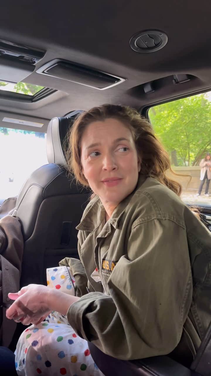 ドリュー・バリモアのインスタグラム：「Is anyone else #permatired?」