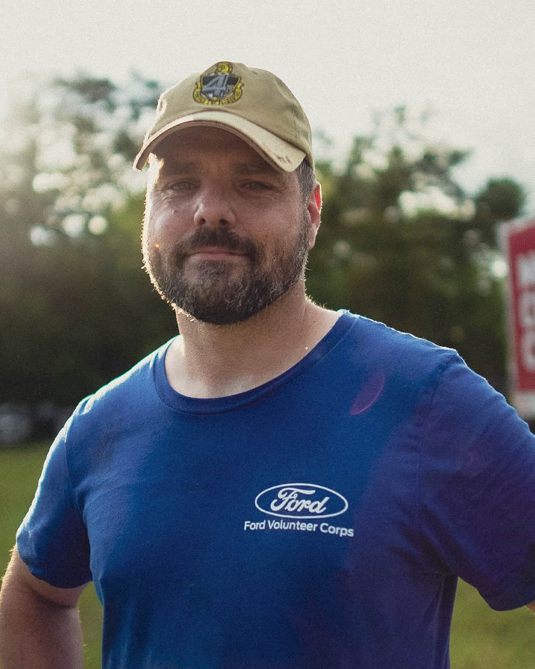 Fordさんのインスタグラム写真 - (FordInstagram)「"You know, there’s something very patriotic about helping your neighbor,” explains Mike Gorham, a volunteer with veteran-led organization Team Rubicon®. “Team Rubicon is comprised of a whole mix of folks, the majority of whom are veterans or first responders. We just give them an opportunity to continue serving.”  Ford Motor Company and Team Rubicon are joining forces to help provide relief for communities in need following natural disasters.  For Ryan Smart, a veteran and Ford employee, the partnership just makes sense. “For those of us who return from service and join the private sector, there’s still a want and a need to help our community and our fellow Americans – and getting to do that by volunteering with Team Rubicon® is just amazing.”  Today and every day, Ford is proud to support Team Rubicon in their efforts to continue serving communities in need following natural disasters.  To learn more about our partnership with Team Rubicon, visit our link in bio.  Disclaimer: See owners manual for important operating instructions. Optional equipment shown throughout. Custom wrap shown. Not for sale.」11月11日 3時00分 - ford