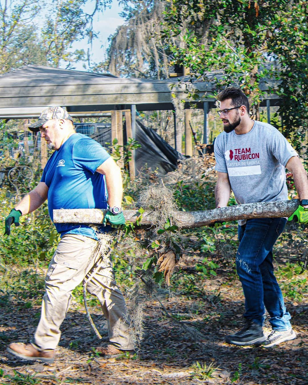 Fordさんのインスタグラム写真 - (FordInstagram)「"You know, there’s something very patriotic about helping your neighbor,” explains Mike Gorham, a volunteer with veteran-led organization Team Rubicon®. “Team Rubicon is comprised of a whole mix of folks, the majority of whom are veterans or first responders. We just give them an opportunity to continue serving.”  Ford Motor Company and Team Rubicon are joining forces to help provide relief for communities in need following natural disasters.  For Ryan Smart, a veteran and Ford employee, the partnership just makes sense. “For those of us who return from service and join the private sector, there’s still a want and a need to help our community and our fellow Americans – and getting to do that by volunteering with Team Rubicon® is just amazing.”  Today and every day, Ford is proud to support Team Rubicon in their efforts to continue serving communities in need following natural disasters.  To learn more about our partnership with Team Rubicon, visit our link in bio.  Disclaimer: See owners manual for important operating instructions. Optional equipment shown throughout. Custom wrap shown. Not for sale.」11月11日 3時00分 - ford