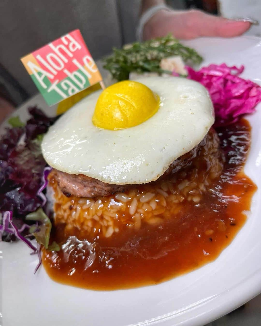 alohatable_waikikiさんのインスタグラム写真 - (alohatable_waikikiInstagram)「Have you ever tried Vegan loco moco? 🤤  #zetton #vegan #locomoco #veganoptions #hawaii #waikiki #islandfoodie」11月11日 8時42分 - alohatable_waikiki